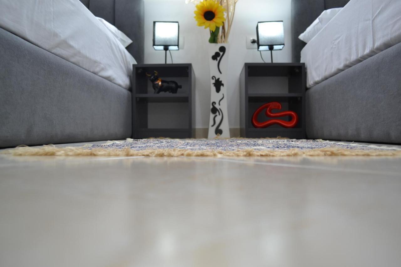 Flowers & Green 2 Bedrooms Apartment & Box Garage Vlorë エクステリア 写真