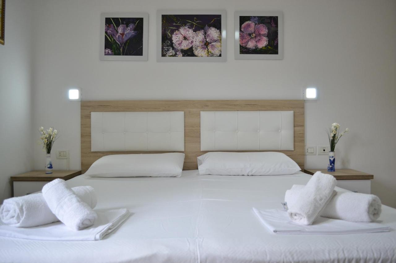 Flowers & Green 2 Bedrooms Apartment & Box Garage Vlorë エクステリア 写真