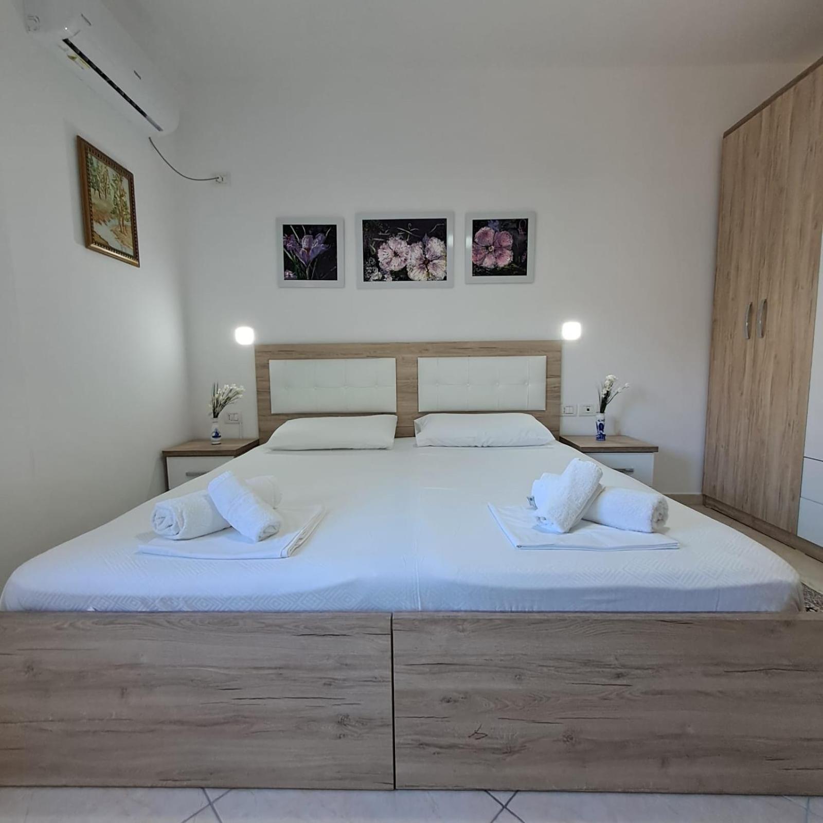 Flowers & Green 2 Bedrooms Apartment & Box Garage Vlorë エクステリア 写真