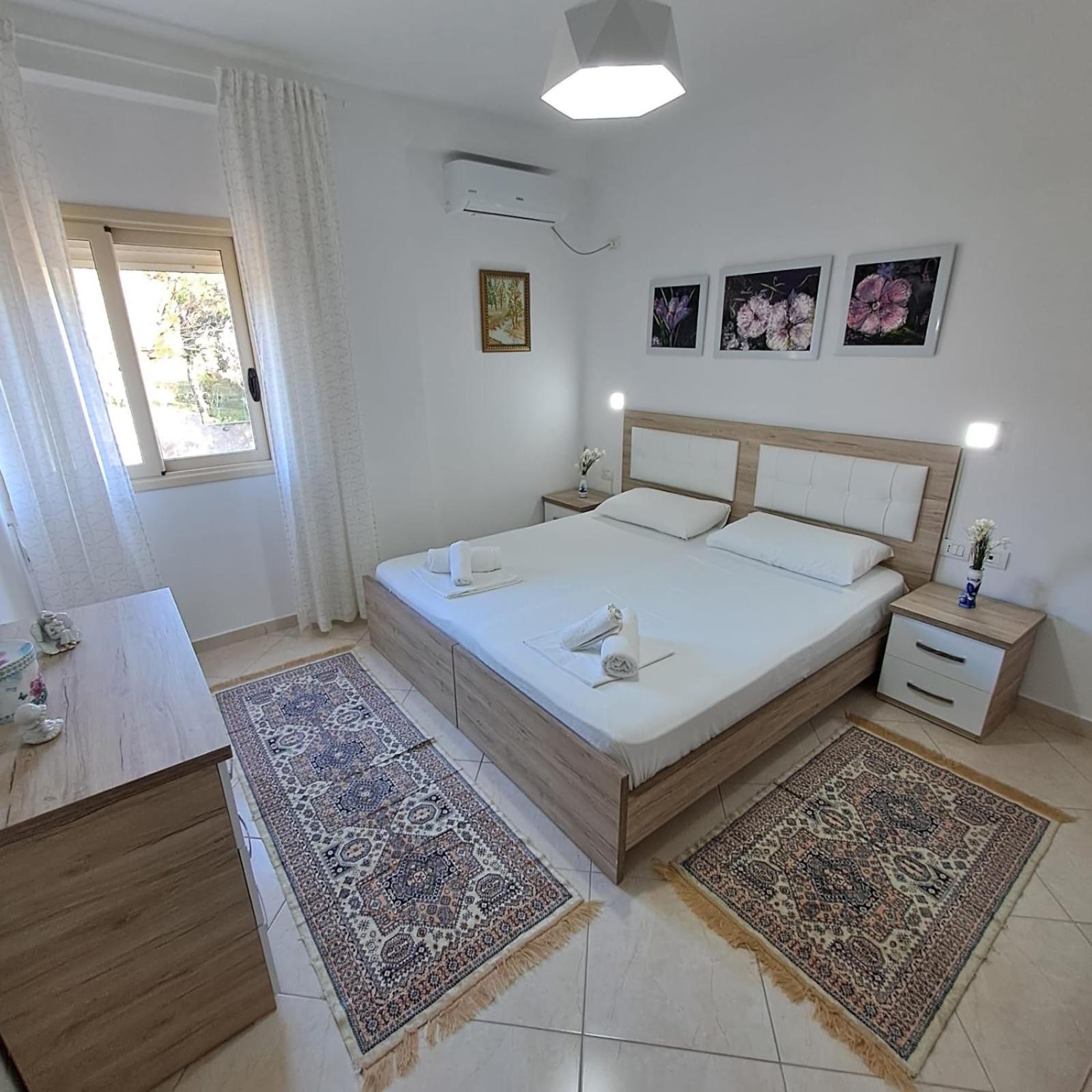 Flowers & Green 2 Bedrooms Apartment & Box Garage Vlorë エクステリア 写真